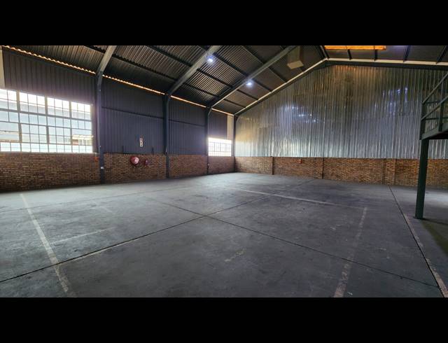 375M² WAREHOUSE TO LET IN ROSSLYN